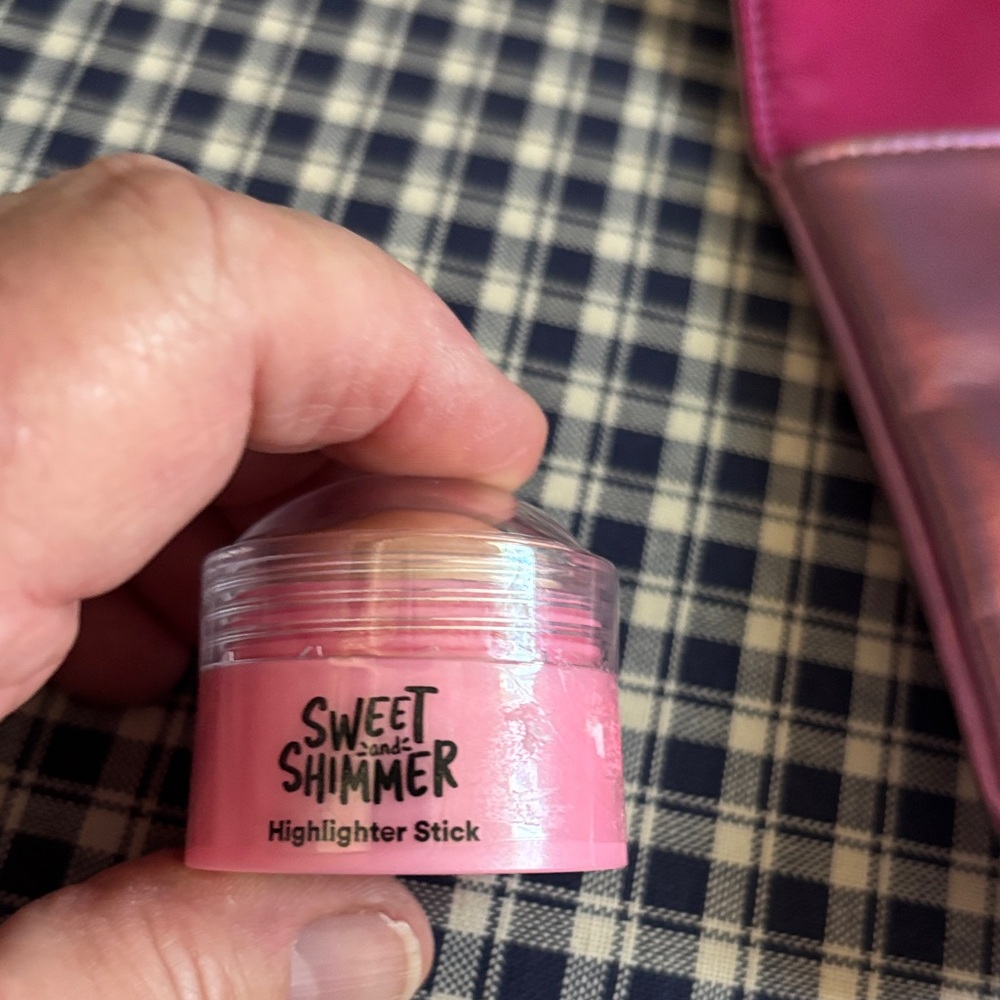 ipsy Pink makeup bag with Sweet Shimmer lip gloss, highlighter stick - Picture 4 of 6